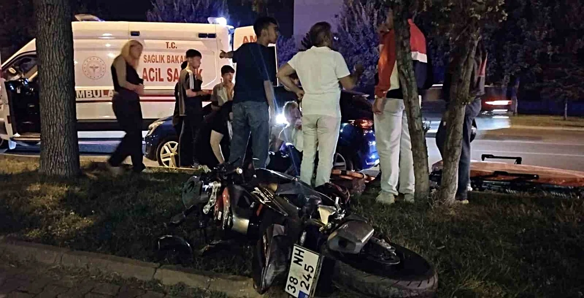 Kayseri Melikgazi'de Trafik Kazası: Motosiklet Sürücüsü Yaralandı