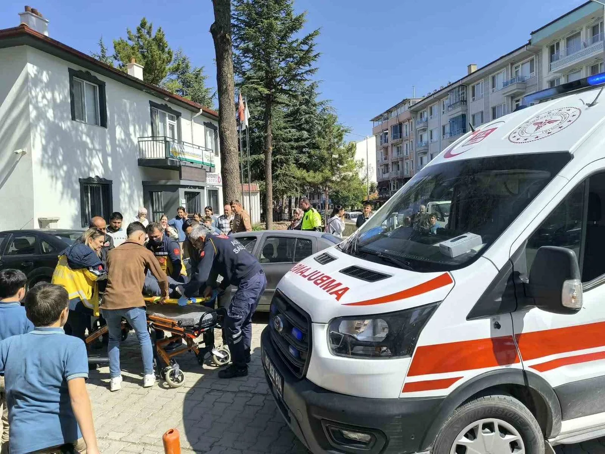 Afyonkarahisar Şuhut'ta Motosiklet Kazası: Bir Yaralı