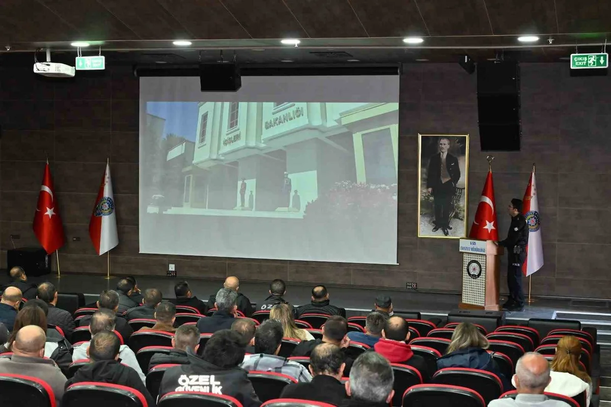 Kars'ta 75 Özel Güvenlik Görevlisine Kapsamlı Eğitim Programı Düzenlendi