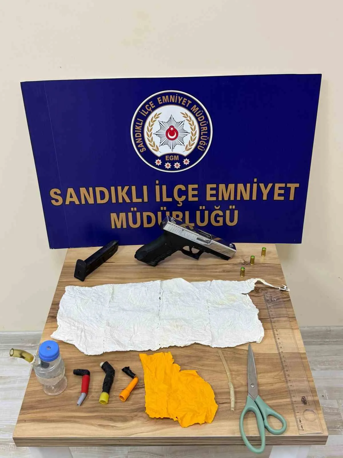 Afyonkarahisar Sandıklı'da Uyuşturucu Operasyonu: 2 Şüpheli Tutuklandı