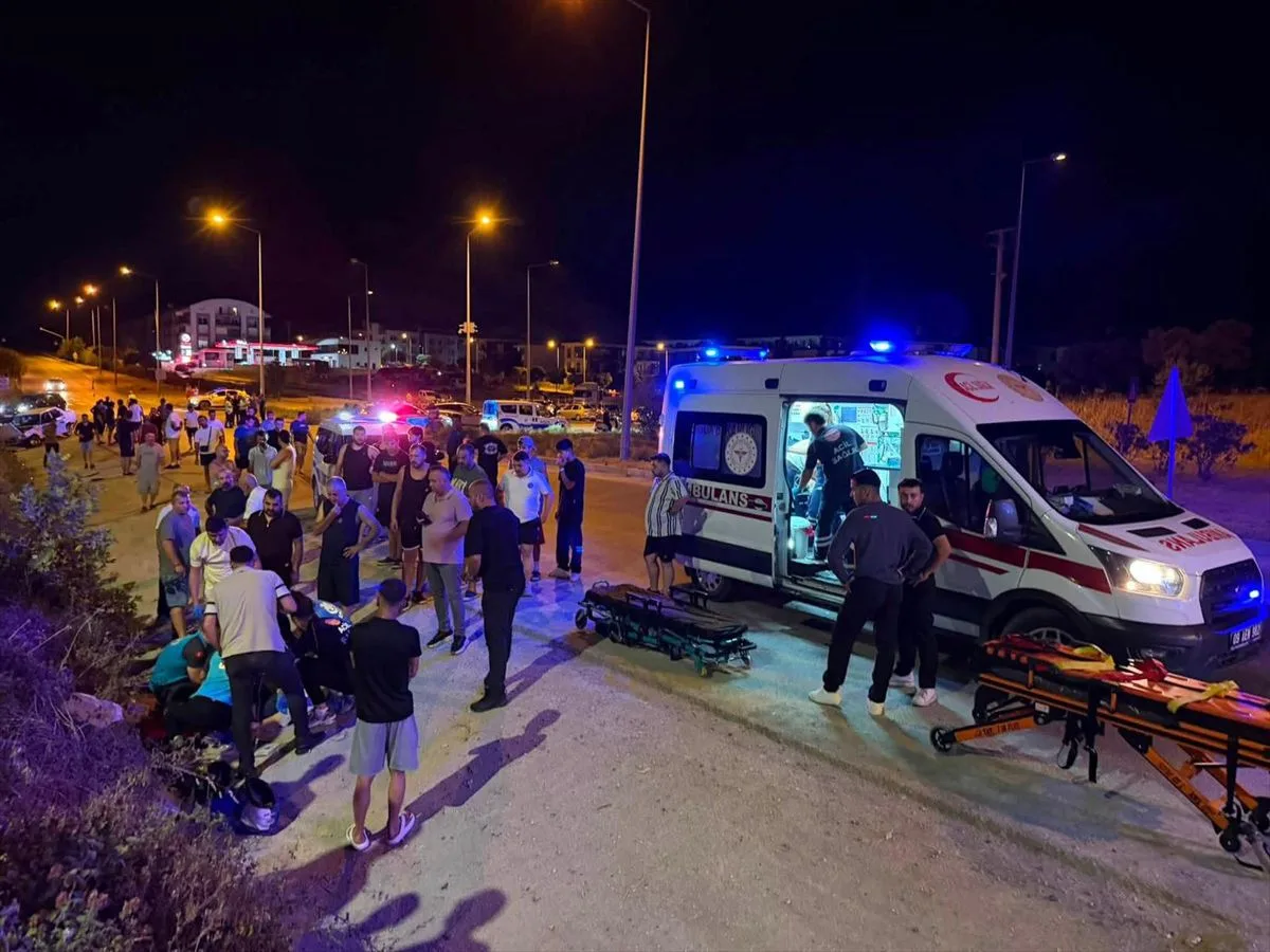 Aydın Söke'de Zincirleme Trafik Kazası: 18 Yaşındaki Motosiklet Sürücüsü Hayatını Kaybetti
