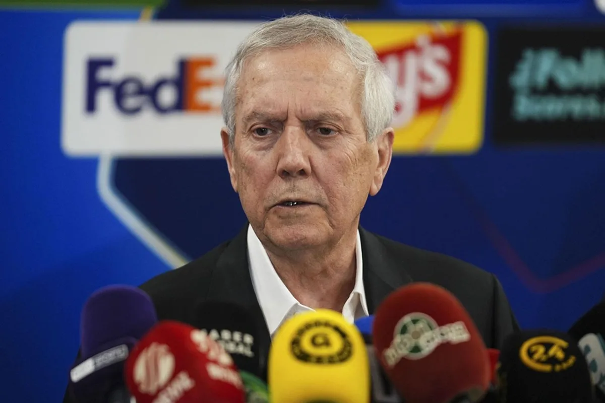 Fenerbahçe Başkanı Aziz Yıldırım'dan Teknik Direktör İsmail Kartal'a Güven Mesajı: Herkes Gider, O Kalır