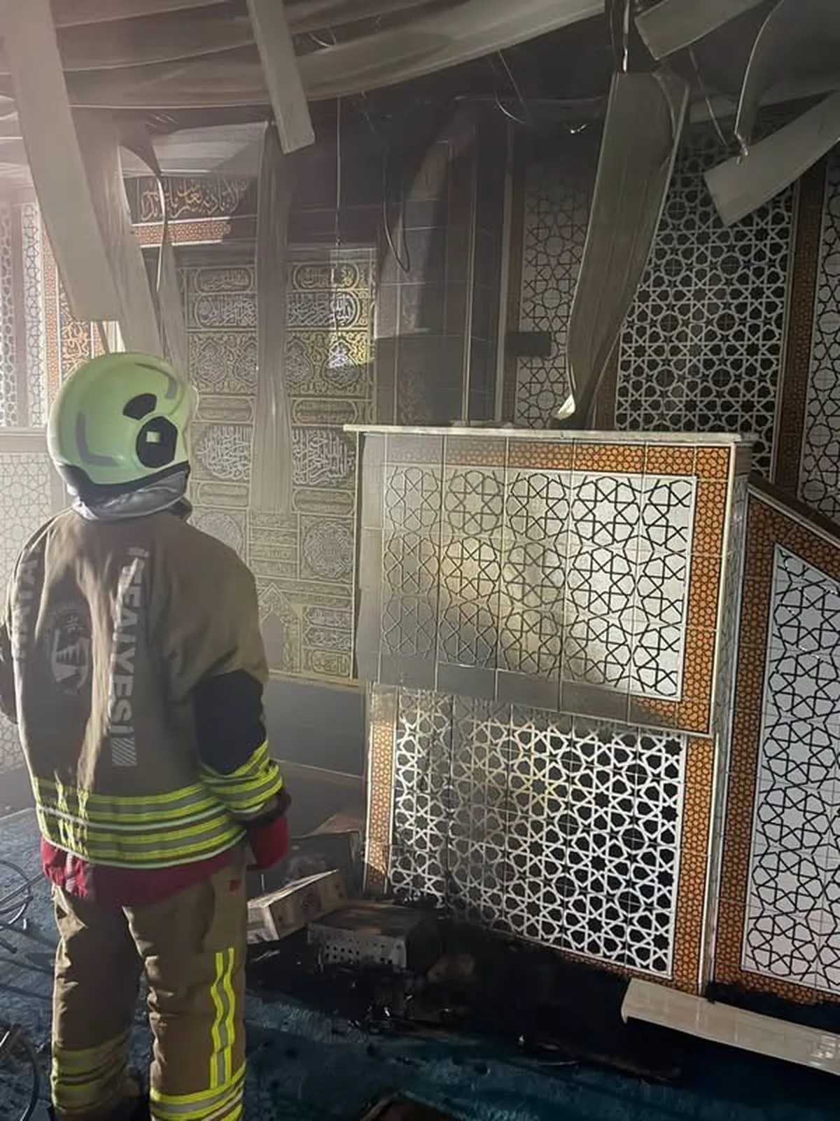 Hatay'ın Kırıkhan İlçesindeki Bir Camide Çıkan Yangın Ekipler Tarafından Söndürüldü