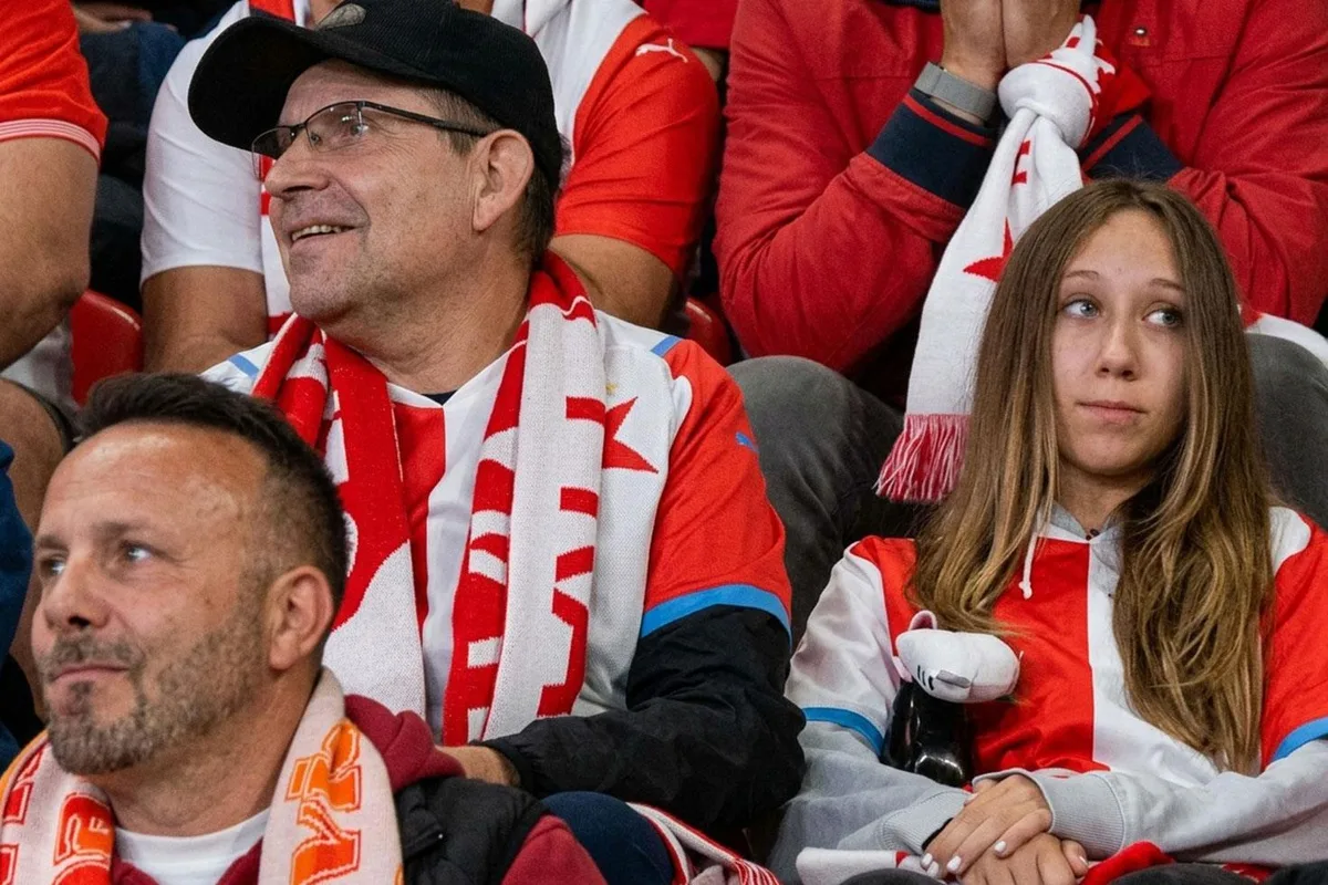 Şampiyonlar Ligi'nde Nefes Kesen Final: Lens, Slavia Prag Deplasmanında Son Saniyelerde Kazandı