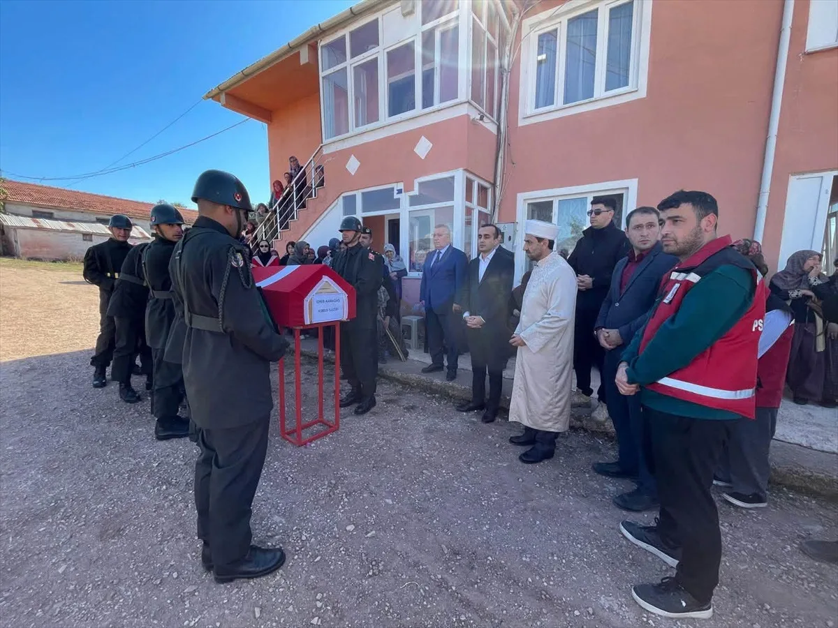 Kıbrıs Gazisi İdris Karadaş Bolu'nun Göynük İlçesinde Son Yolculuğuna Uğurlandı