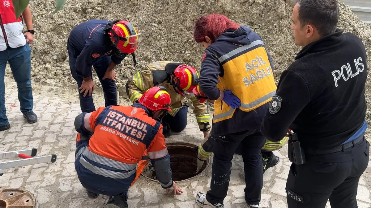 Avcılar’da Tehlikeli Kaza: Rögar Kapağına Basan 76 Yaşındaki Kadın 2 Metrelik Boşluğa Düştü