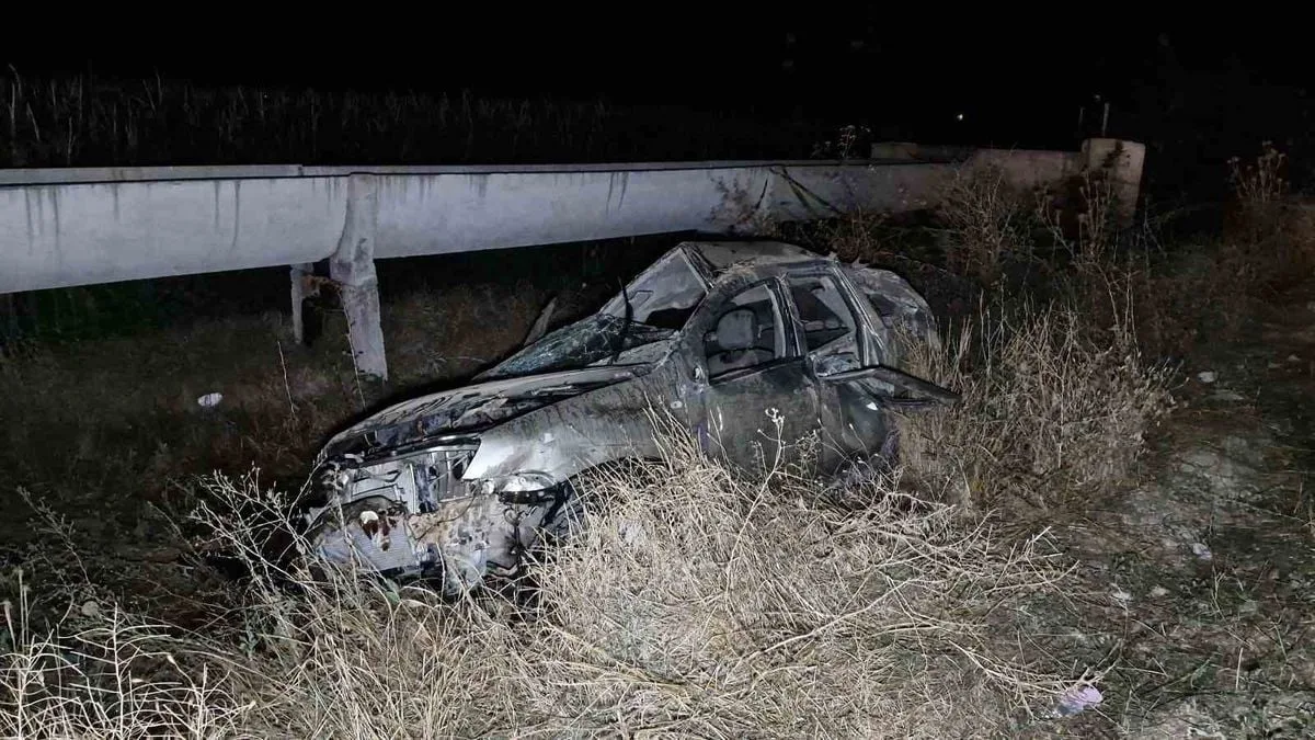 Karaman'da Trafik Kazası: Beton Sulama Kanalına Çarpan Otomobilden Fırlayan Sürücü Hayatını Kaybetti