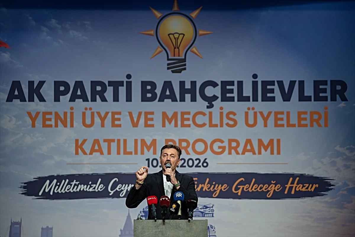 Bahçelievler Belediye Meclisi'nde Siyasi Dönüşüm: 3 CHP'li Üye AK Parti'ye Katıldı