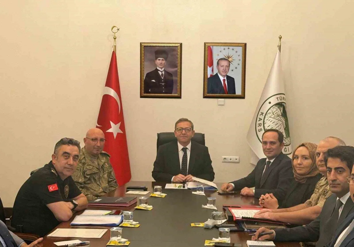 Kars'ta İl Güvenlik ve Asayiş Koordinasyon Toplantısı: Okul Güvenliği ve Sınır Denetimi Masaya Yatırıldı