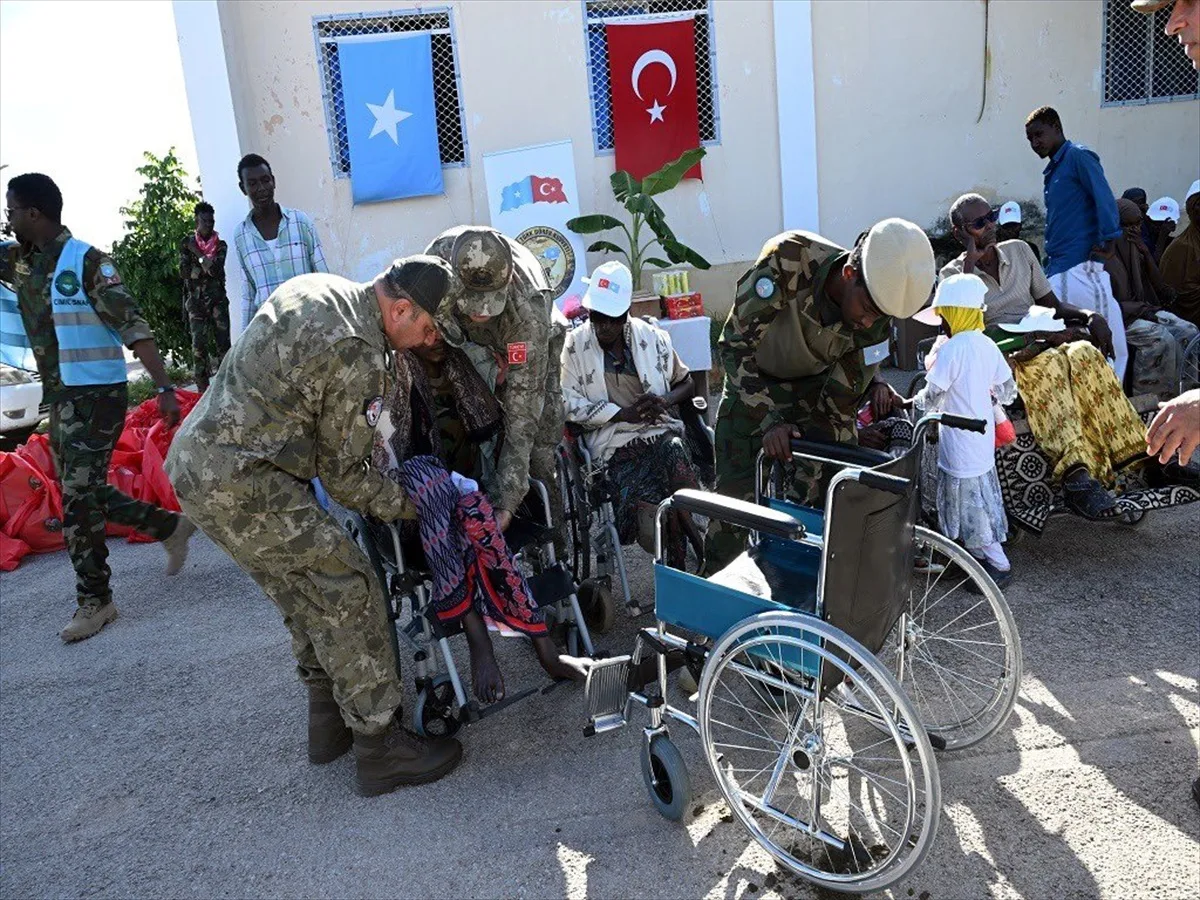 MSB: Somali'deki Gaziler Günü Etkinliklerinde 40 Tekerlekli Sandalye Dağıtıldı