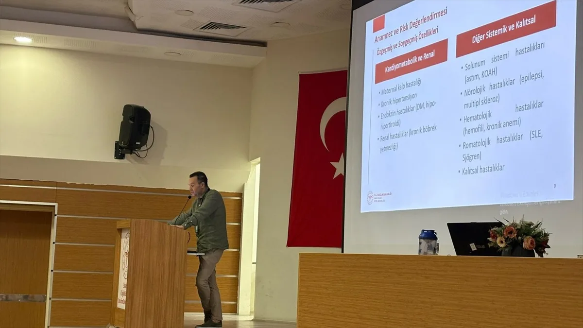 Eskişehir'de 90 Aile Sağlığı Çalışanına Gebe ve Kadın Sağlığı Eğitimi Veriliyor