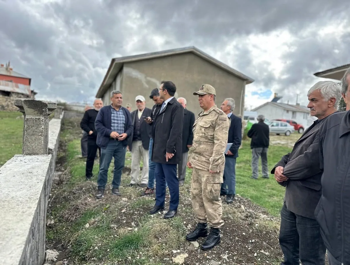 Refahiye Kaymakamı Mehmet Furkan Taşkıran Kalkancı Köyü'nde Vatandaşlarla Bir Araya Geldi