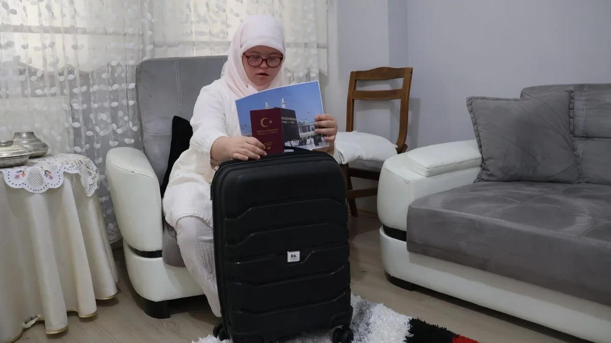 Rüyasında Kabe'yi gören Down sendromlu Hüma'nın umre hayali gerçek oluyor