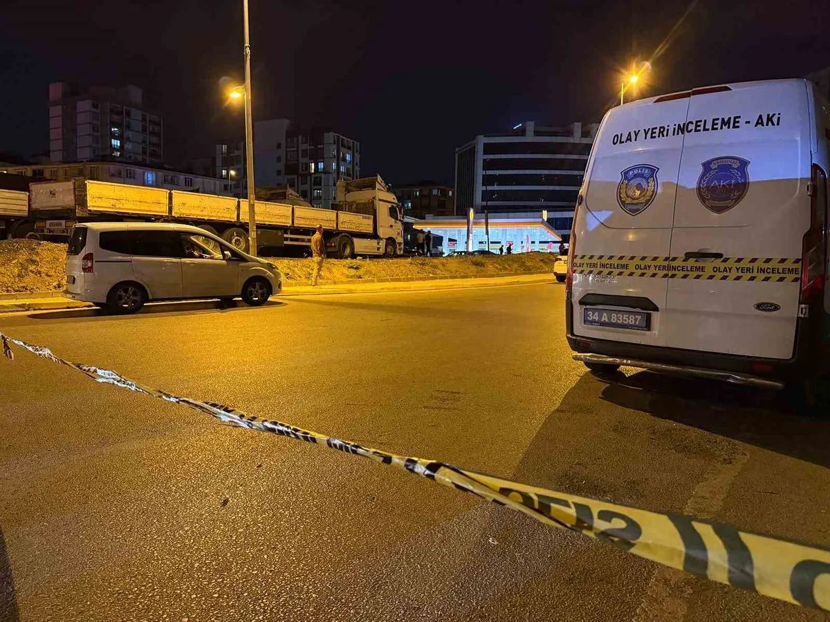 Esenyurt'ta Denetim Sırasında Silahlı Saldırı: Bir Polis Memuru Ağır Yaralandı