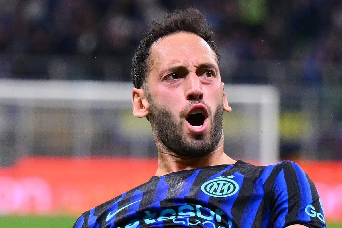 İtalya Serie A'da Hakan Çalhanoğlu Rüzgarı: Ağustos-Eylül Ayının En Güzel Golü Seçildi