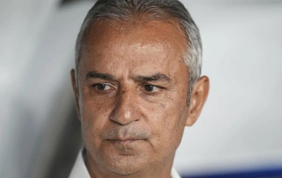 Fenerbahçe'de Aston Villa Mağlubiyeti Sonrası İsmail Kartal'ın Geleceği Merak Konusu