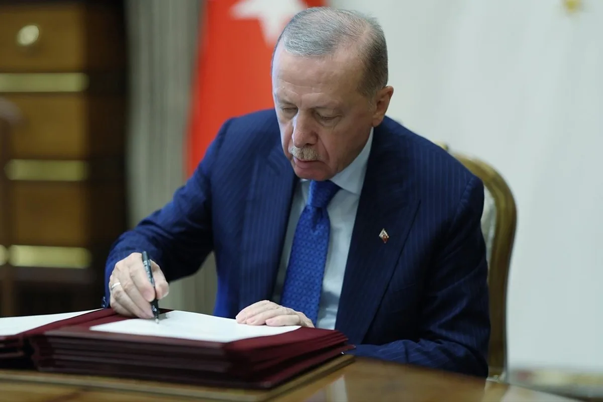 Cumhurbaşkanı Erdoğan'ın imzasıyla 13 bakanlık ve kamu kurumunda kapsamlı atama ve görevden alma kararları