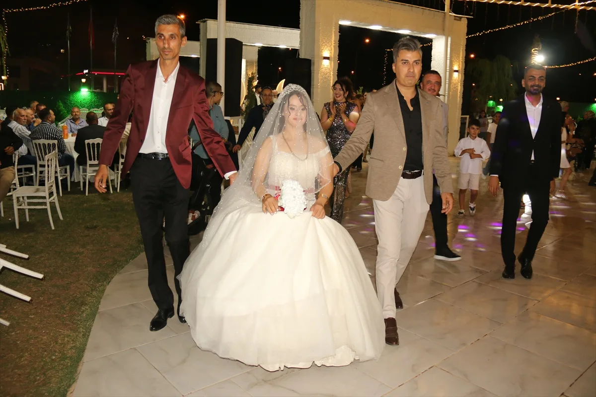 Hatay Kırıkhan'da Down Sendromlu Pınar Aksoy İçin Unutulmaz Düğün Töreni