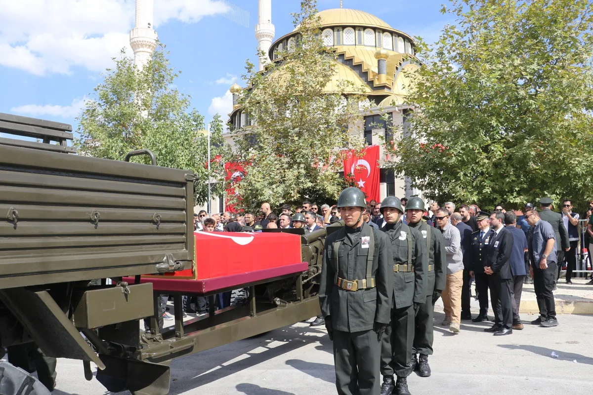 Zeytin Dalı Harekat Bölgesi'nde Şehit Olan Uzman Çavuş Coşkun Sevim Elazığ'da Son Yolculuğuna Uğurlandı