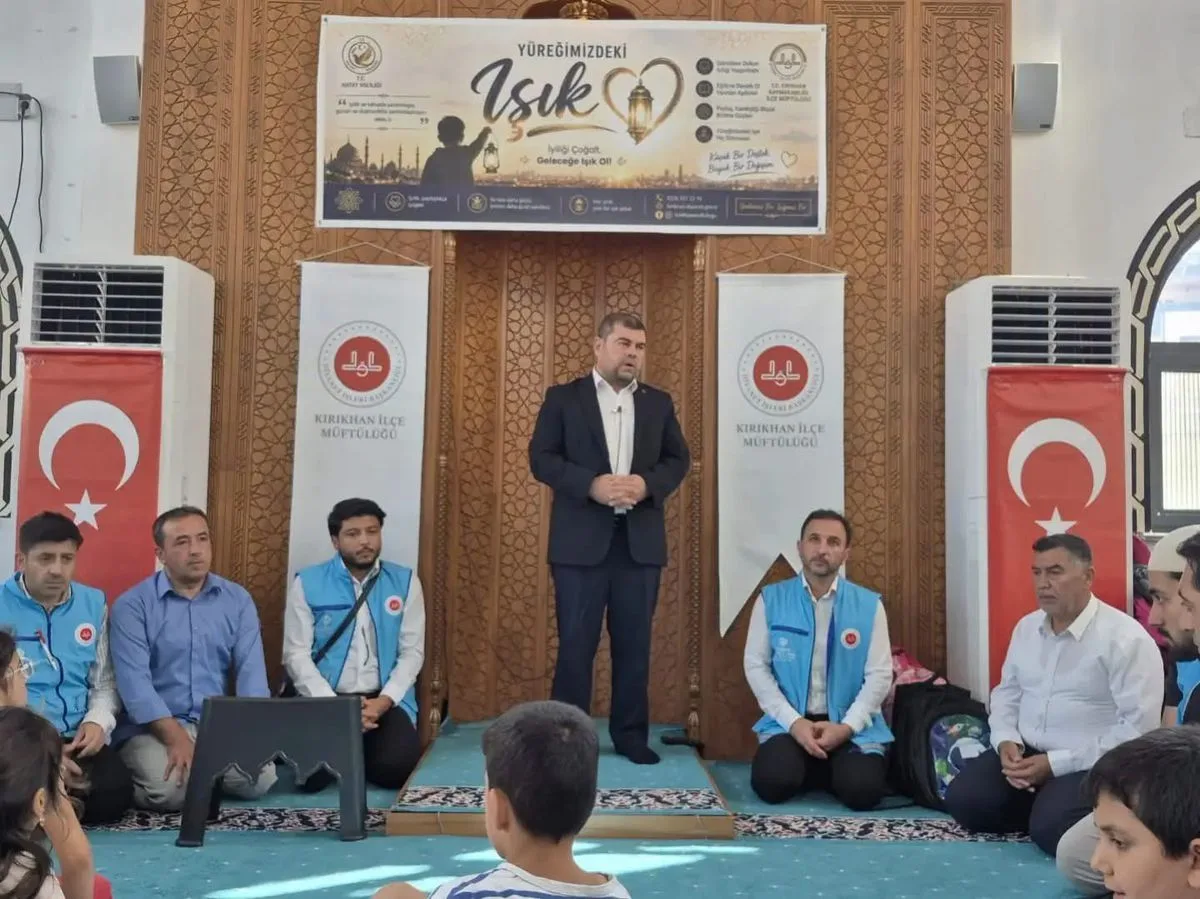 Hatay Kırıkhan’da 'Yüreğimizdeki Işık' Projesiyle 200 Çocuğa Eğitim Desteği Sağlandı