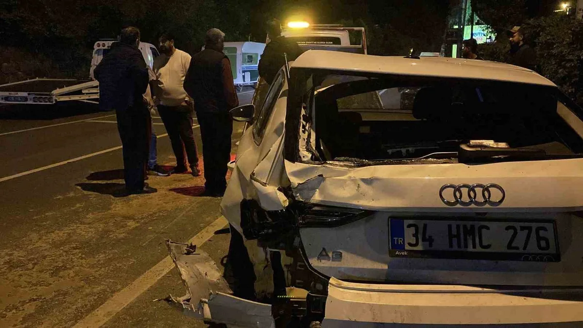 Sarıyer’de Trafik Kazası: Sıkıştırılan Otomobil 6 Araca Çarptı, 3 Kişi Yaralandı