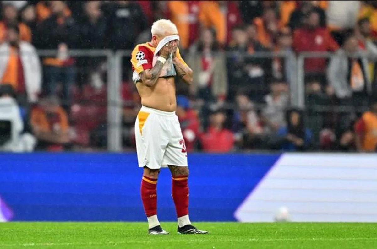 Galatasaray'da Lucas Torreira şoku: Barcelona maçında sakatlandı