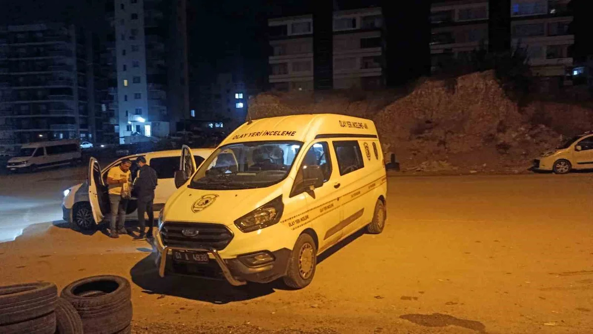 Adana Sarıçam'da Korkunç Olay: Eski Eşle Karşılaşmamak İçin Pencereden Atlayan Şahıs Hayatını Kaybetti