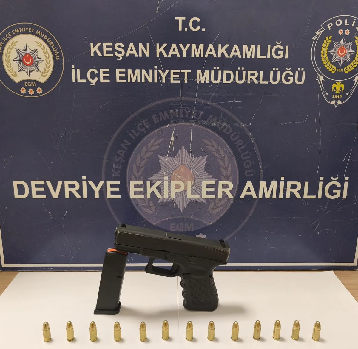 Keşan'da Polisten Kaçan Alkollü Sürücünün Üzerinden Ruhsatsız Silah Çıktı