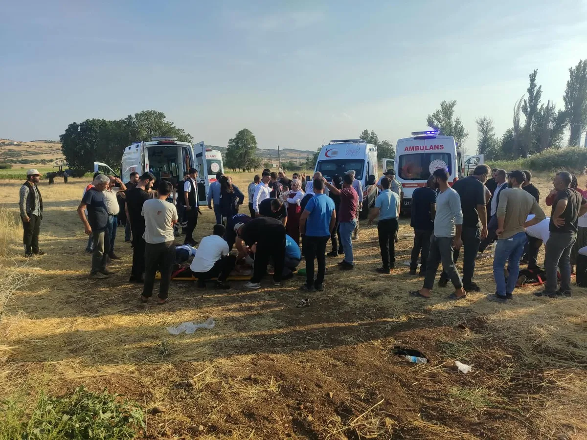 Diyarbakır-Bingöl Karayolunda Trafik Kazası: 4'ü Çocuk 9 Kişi Yaralandı