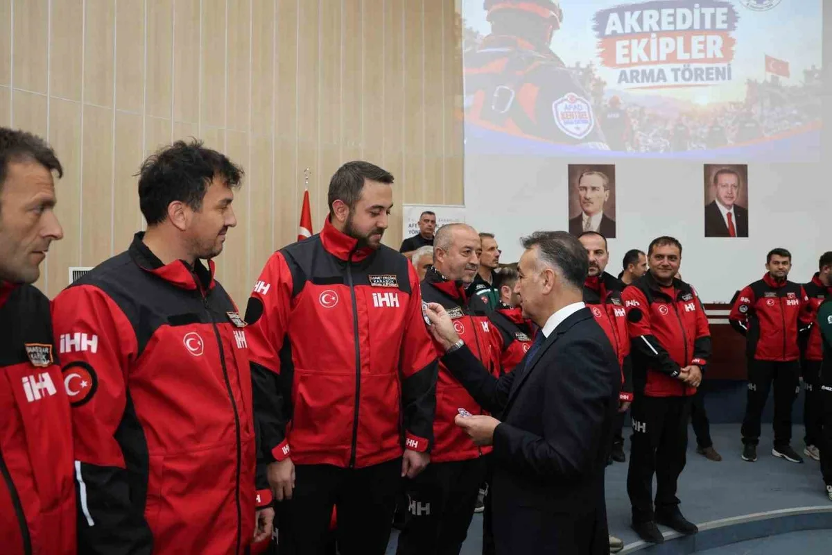 Karabük'te İHH ve Nezir Derneği Arama Kurtarma Ekiplerine AFAD Akreditasyon Belgesi
