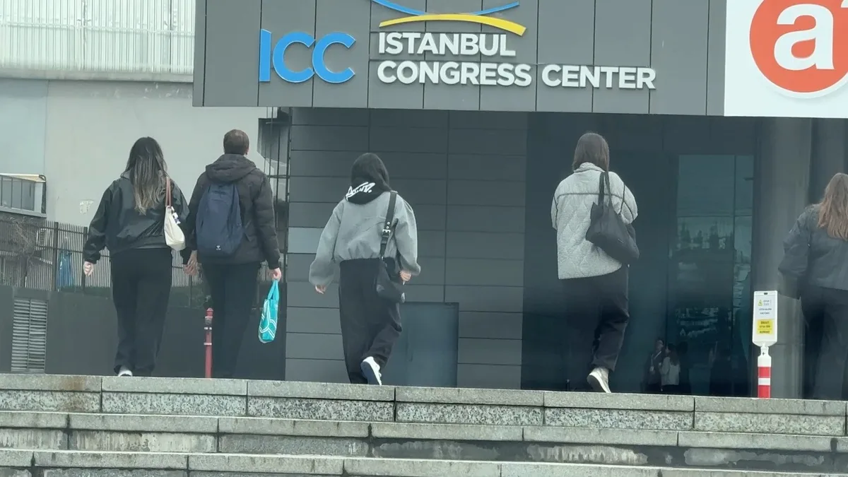 Şişli'deki Konserde Facia: Fenalaşan 3 Kişiden Biri Hayatını Kaybetti