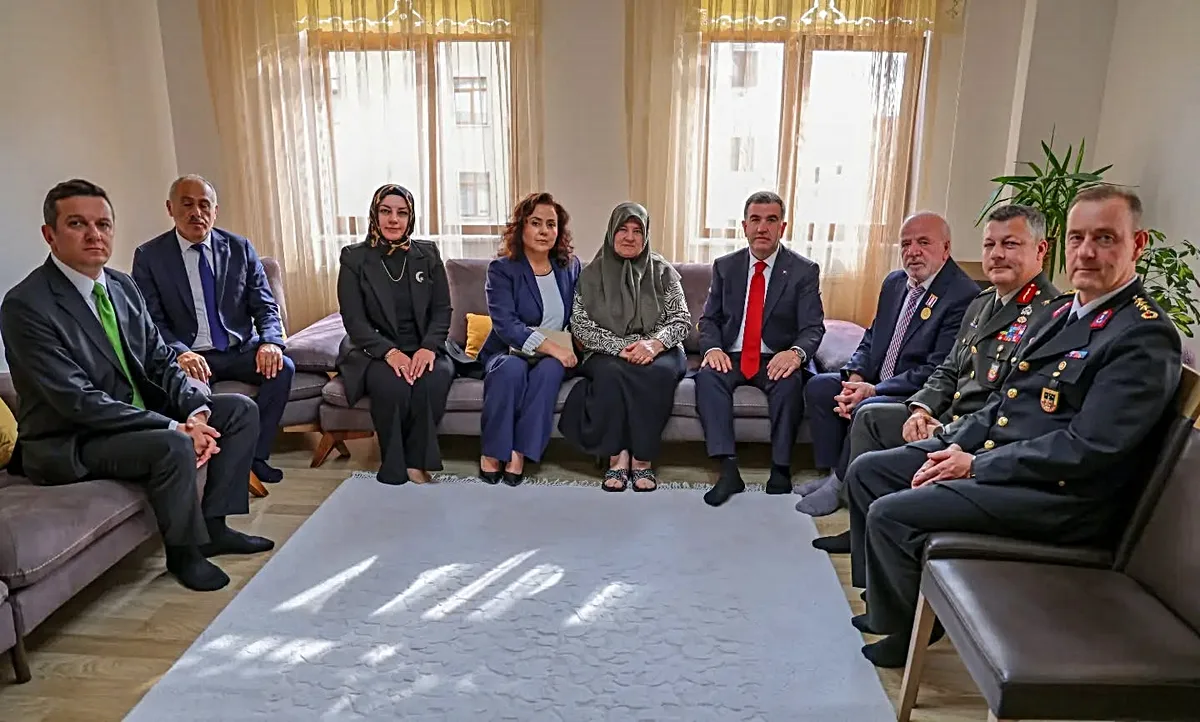 Bayburt Valisi Mustafa Eldivan 19 Eylül Gaziler Günü'nde Kıbrıs Gazilerini Evlerinde Ziyaret Etti