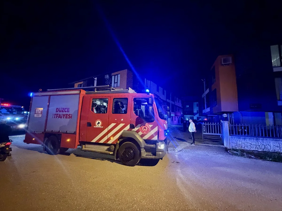 Düzce’de Bir Apartman Dairesinde Çamaşır Kurutma Makinesi Yangını: 2 Kişi Dumandan Etkilendi