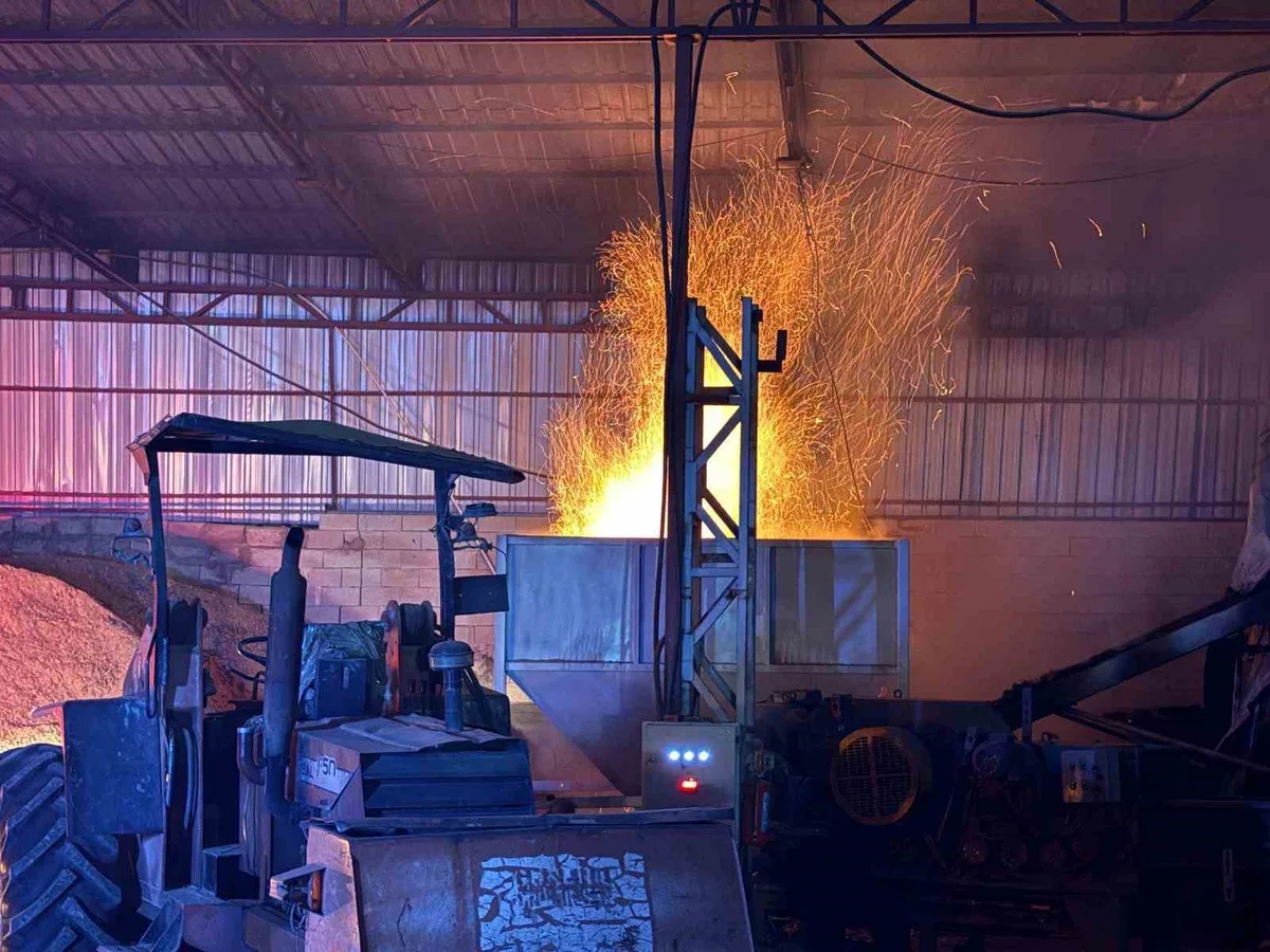 Kayseri Melikgazi'deki Kereste Fabrikasında Çıkan Yangın İtfaiye Tarafından Söndürüldü