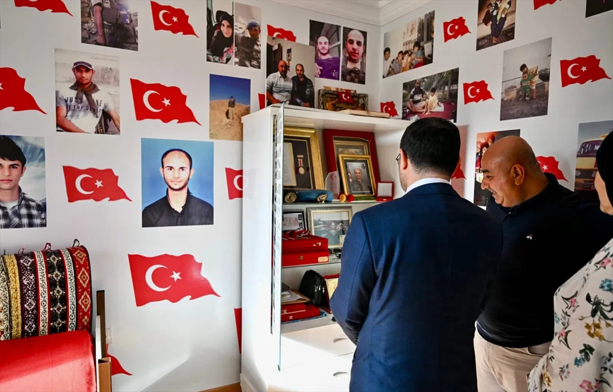 Adalet Bakanı Akın Gürlek, Adana'da Şehit Özkan Altınok'un Ailesini Ziyaret Etti