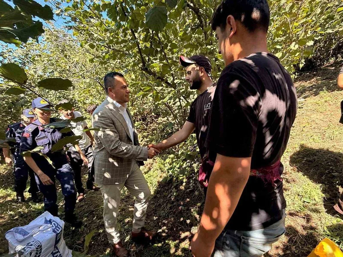 Akçakoca Kaymakamı Uzan, Uğurlu Köyü'ndeki Mevsimlik Tarım İşçilerini Ziyaret Etti