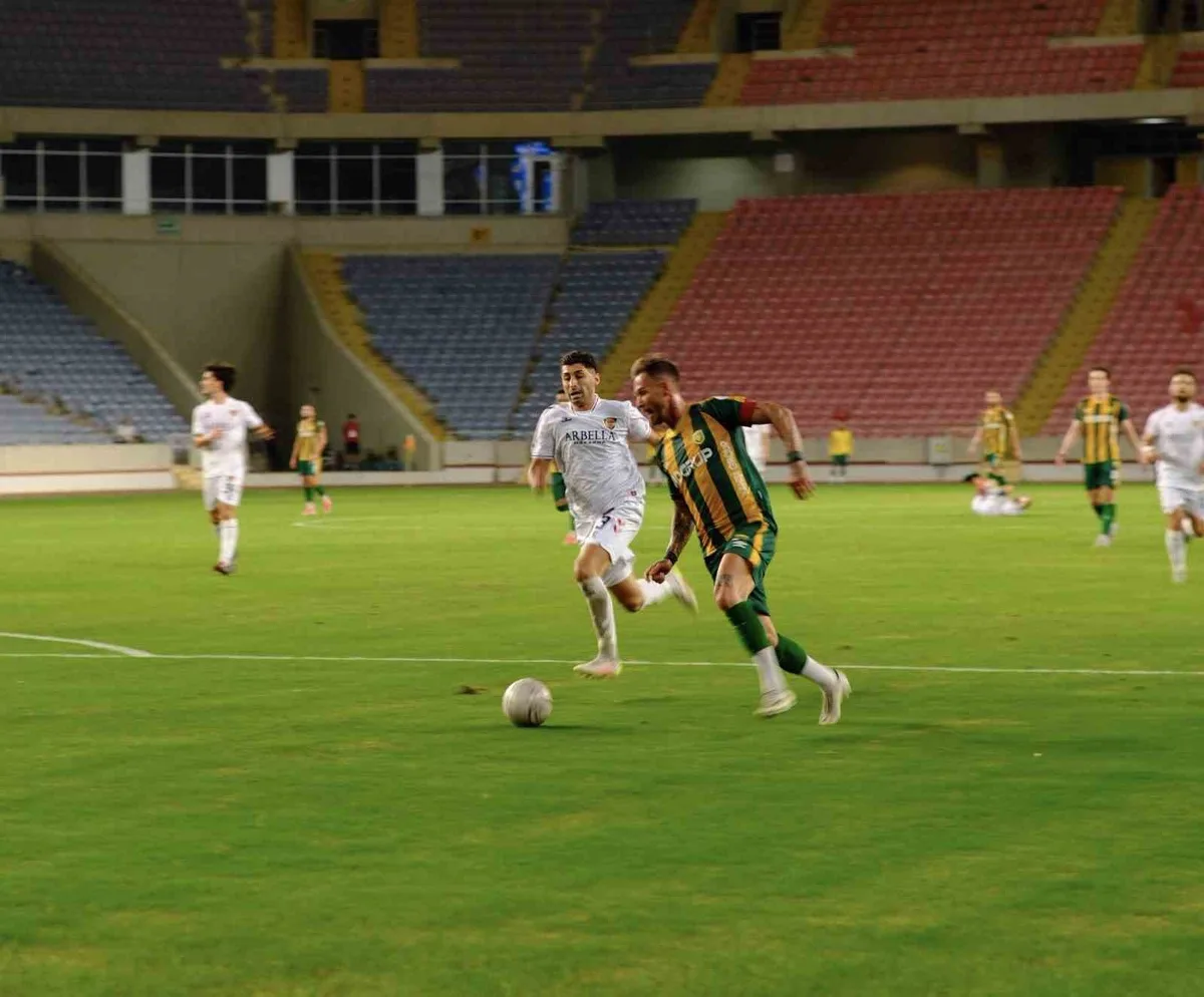 Osmaniyespor FK'nın Deplasman Dönüşünde Takım Otobüsüne Taşlı Saldırı