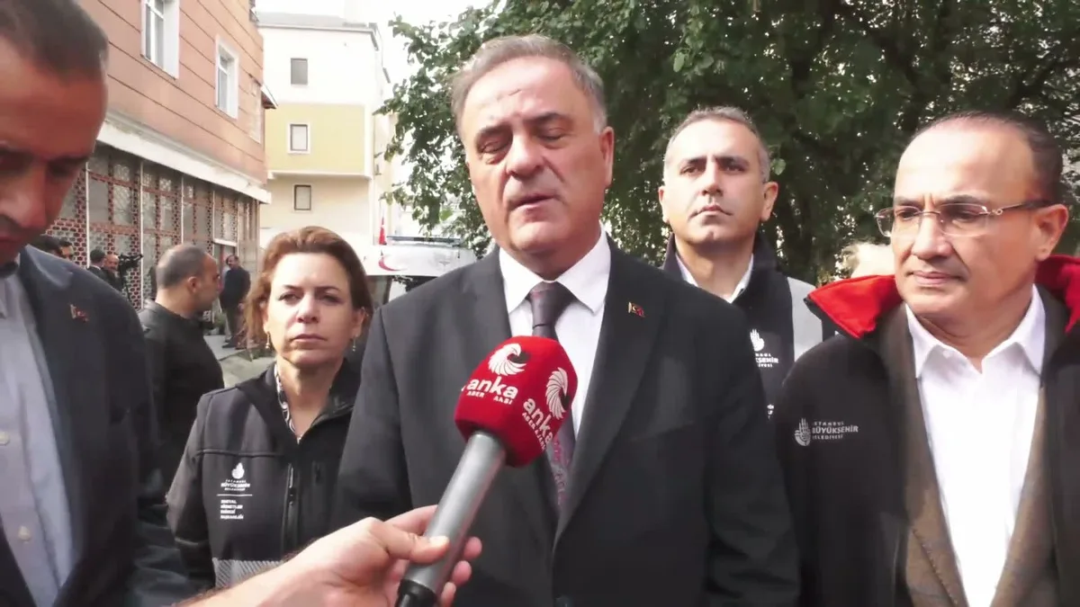 Maltepe'de 7 Katlı Bina Çöktü: 10 Kişi Kurtarıldı, 2 Kişi Hayatını Kaybetti