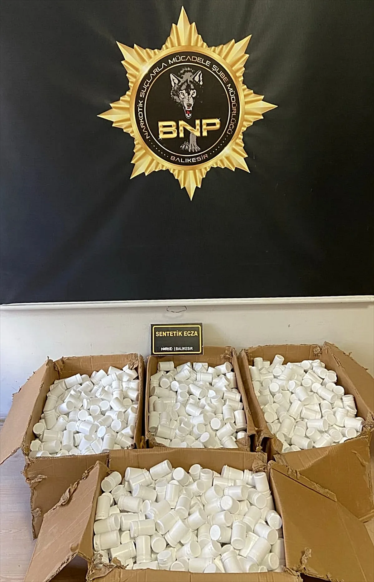 Balıkesir'de Düzenlenen Narkotik Operasyonunda 109 Bin 300 Sentetik Hap Ele Geçirildi