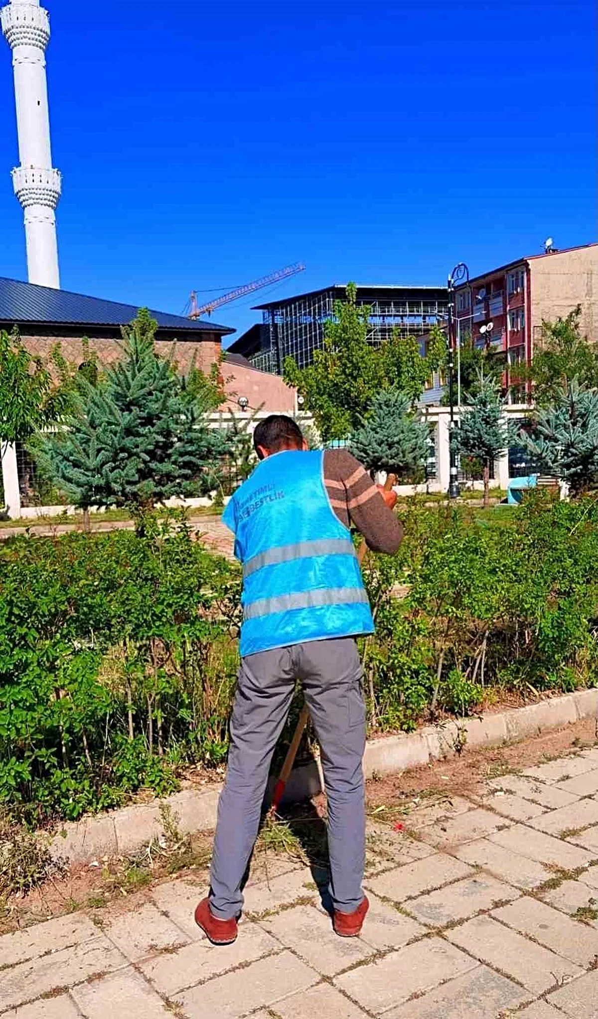 Patnos’ta Denetimli Serbestlik Yükümlüleri İbadethanelerin Bakımını Üstlendi