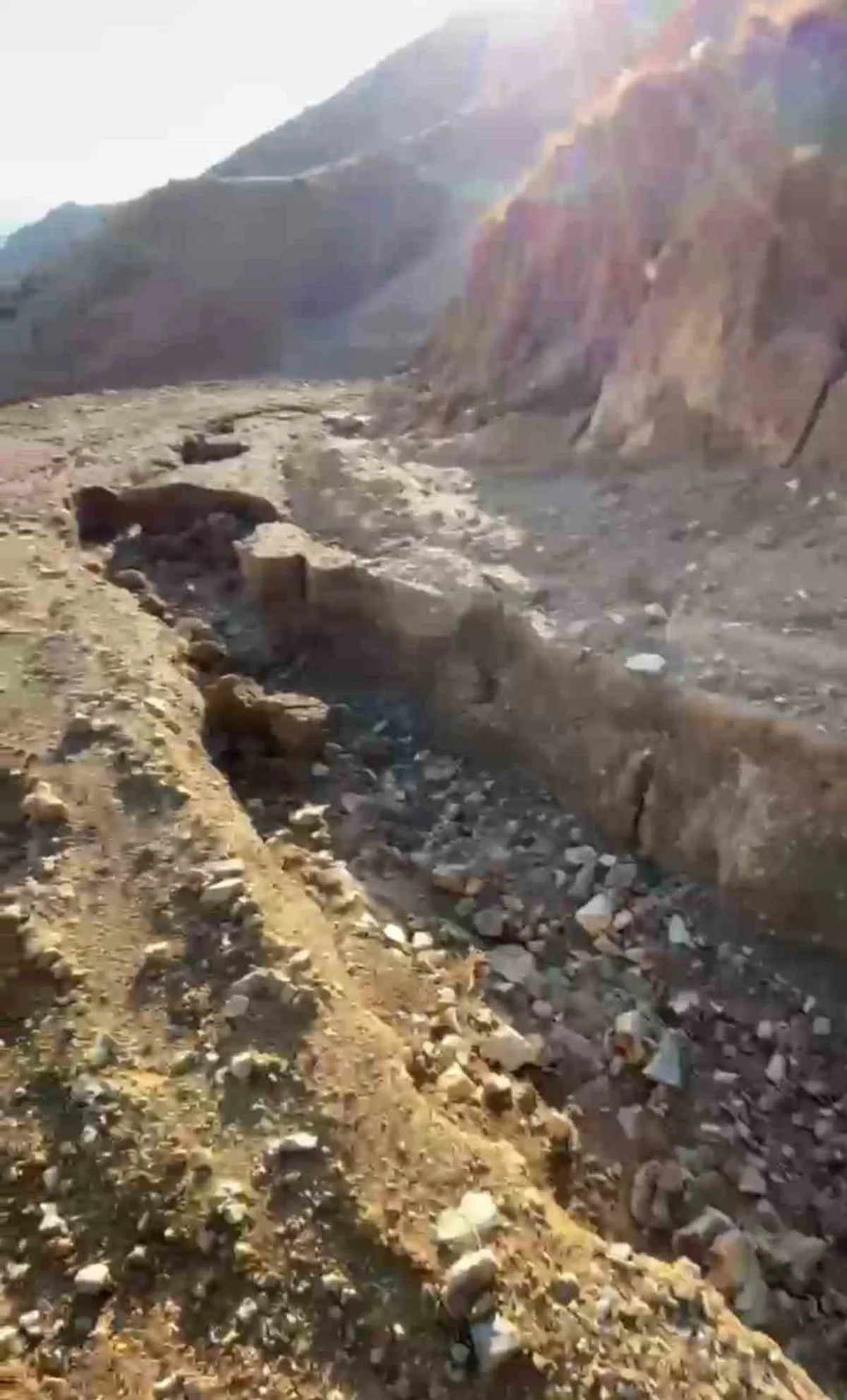 Elazığ'ın Arıcak İlçesinde Aşırı Yağışlar Sonrası Sel: Yayla Yolu Hasar Gördü