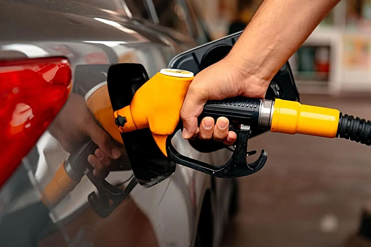 Akaryakıt Piyasasında Tarihi Gün: Motorin Türkiye Genelinde 100 Lira Sınırını Aştı