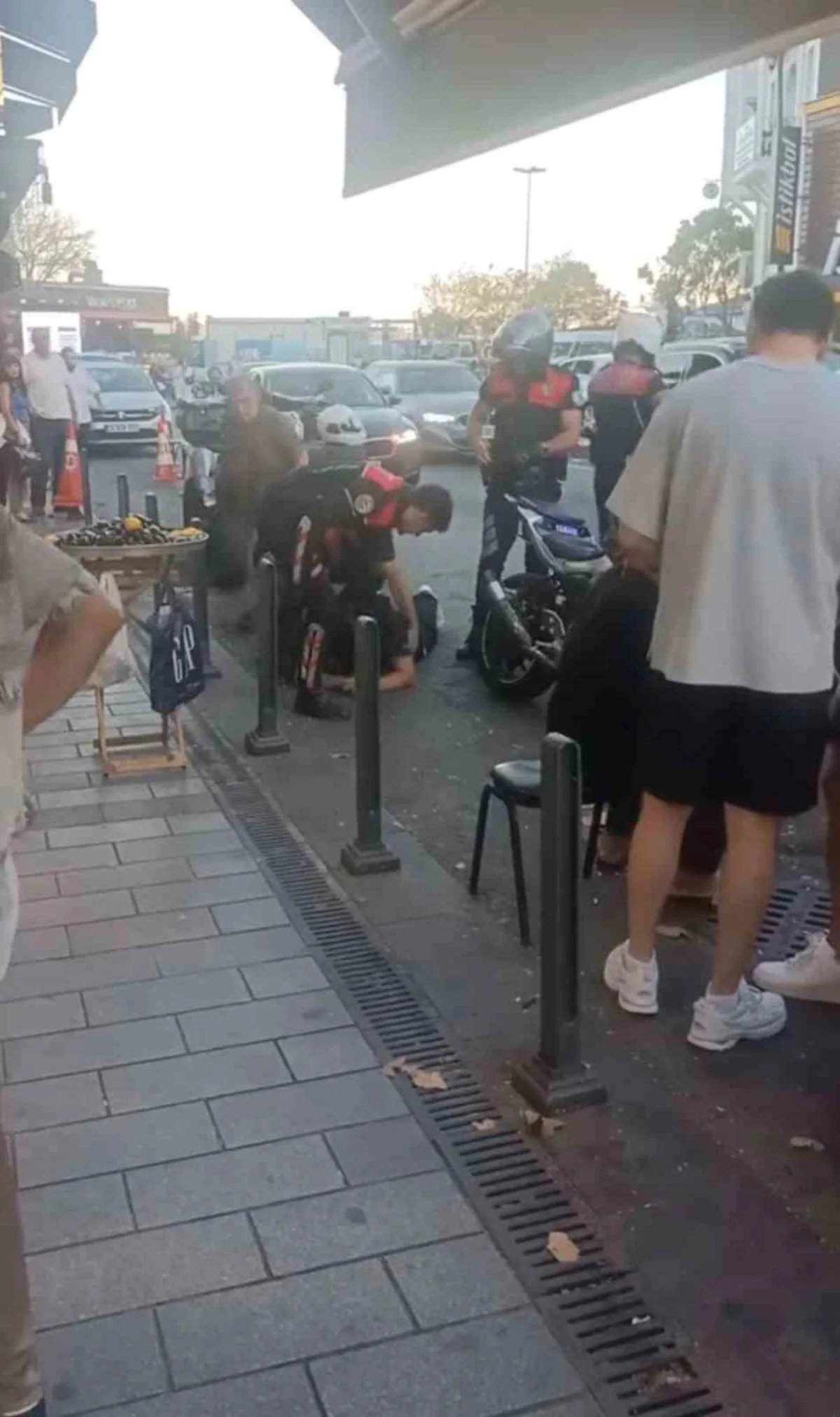 Sarıyer'de Polisten Kaçan Motosiklet Sürücüsü Yakalandı: Bir Memur Yaralandı