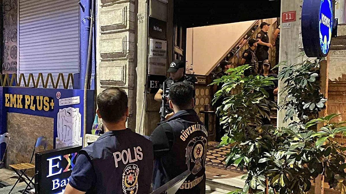 İstanbul'da 'Ailem Güvende' Operasyonu: Beyoğlu ve Şişli'de Çok Sayıda Mekana Baskın Düzenlendi