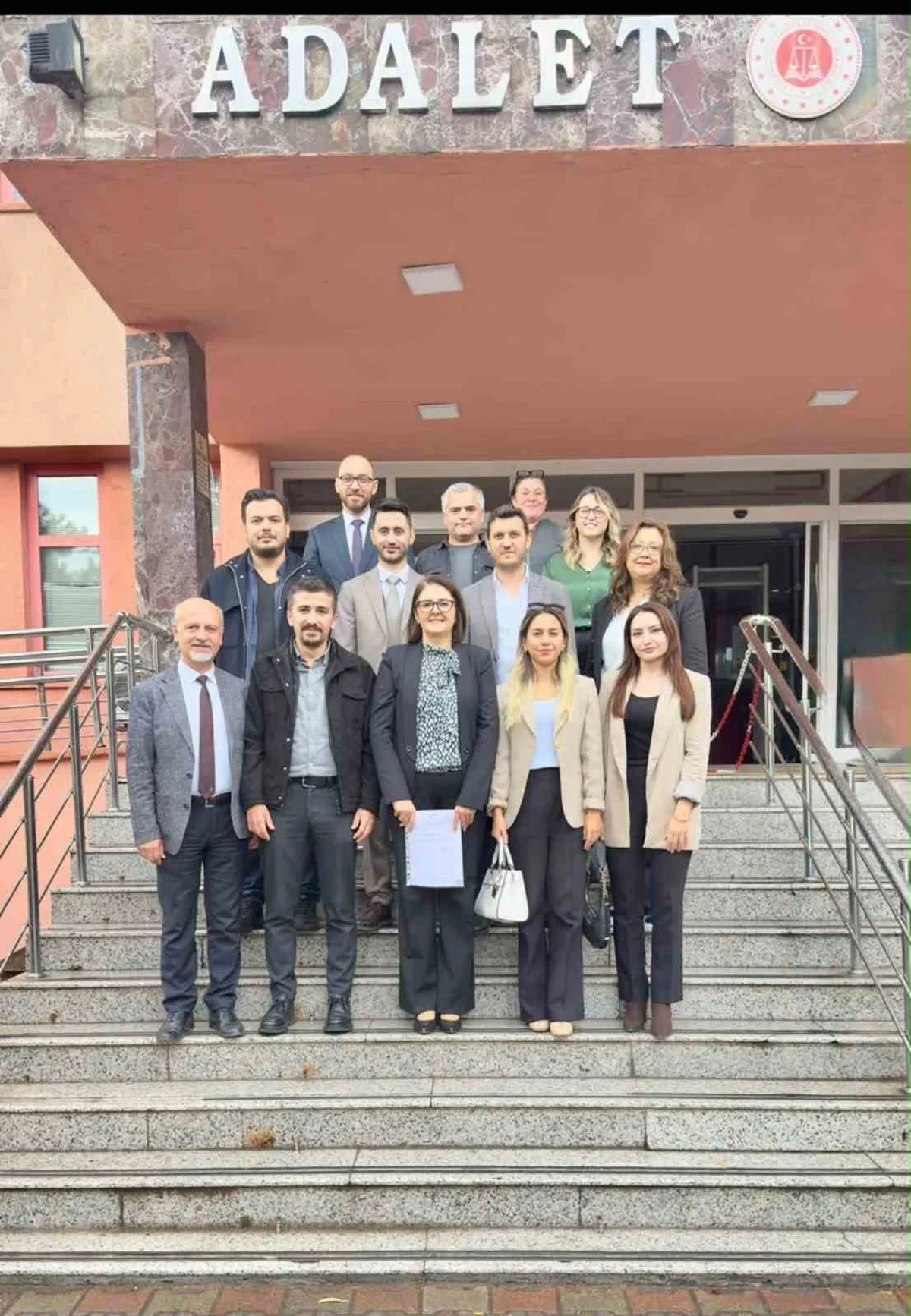 Karabük Barosu'nda Yeni Dönem: Avukat Sibel Şirin Mazbatasını Alarak Görevine Başladı
