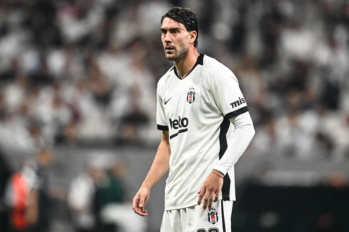 Beşiktaşlı Dusan Vlahovic'in Milli Takım Tercihi Sırbistan'da Krize Yol Açtı